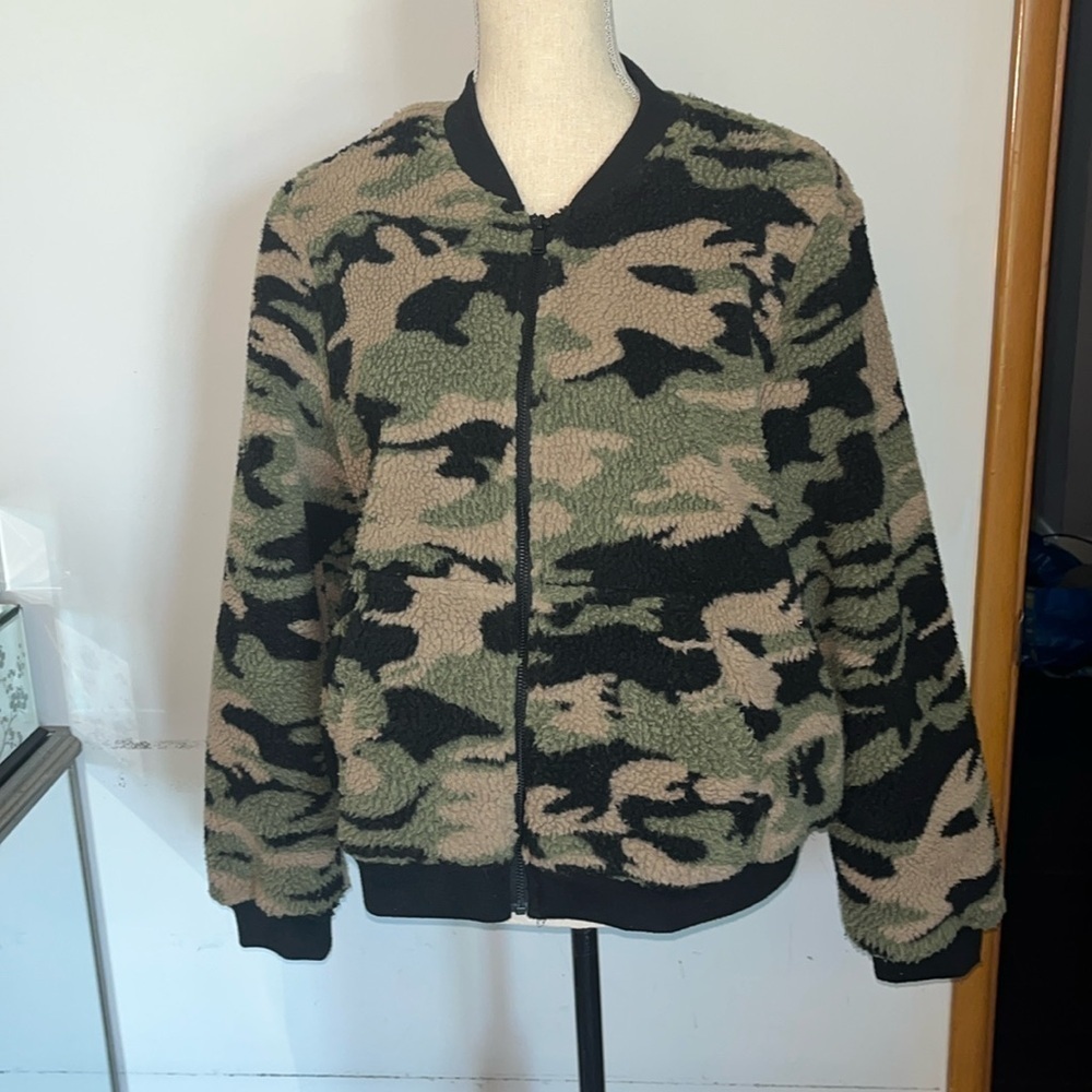 Rock Republic Camo Fleece Fuzzy Bomber Jacket XL Unisex
